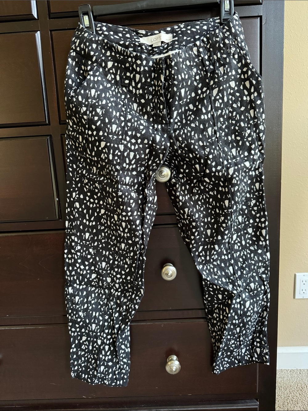 LOFT Black & White Abstract Print Cropped Tapered Linen Pants size 0 petite